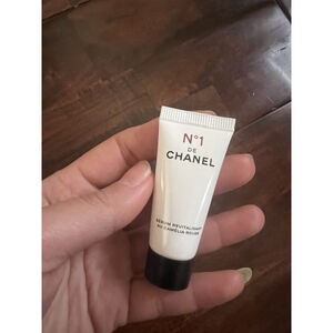 CHANEL N°1 DE CHANEL REVITALIZING SERUM 5ml Sample Size New